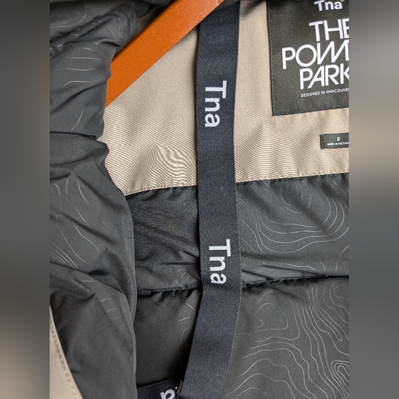 Aritzia Tna the powder parka - Picture 7 of 8